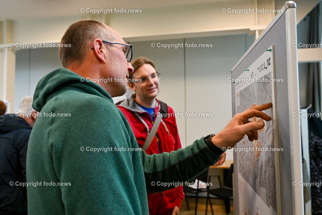 Linz_ Vorstellung Masterplan Digitaluni_ Univiertel_ 17.04.2024-6 | 17.04.2024, Johannes Kepler Universitaet Linz, AUT, Vorstellung Masterplan Digitaluni, Univiertel im Bild Besucher der Veranstaltung