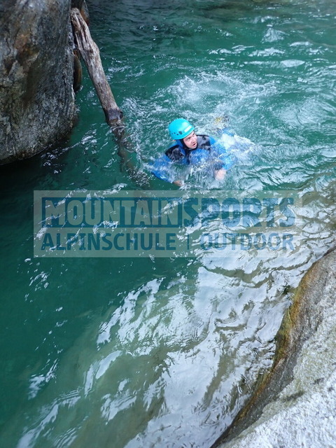 P7240069 | Bestelle die Bilder deines Berg- oder Wasser-Abenteuers mit Mountain Sports bequem von zu Hause aus direkt über unseren Online Fotoshop von pictrs.com. - Realisiert mit Pictrs.com