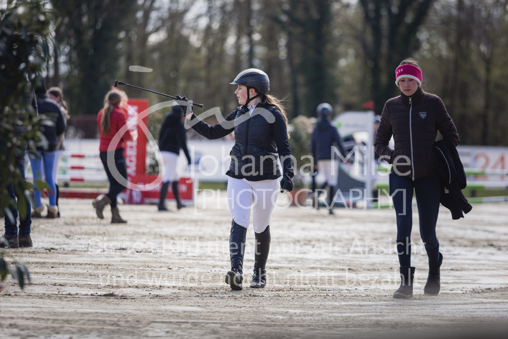 230402_MünsterHandorf_Teamspringen-505 | Deine schönsten Turniermomente als professionelle Fotos! Entdecke hochwertige Pferdesport-Fotografie im Online-Shop. Jetzt Fotos finden & bestellen!