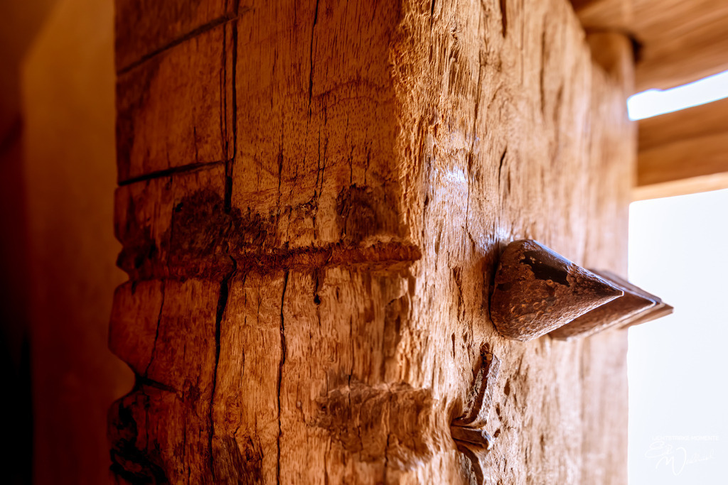 Festung Jabreen, Oman | Herzlich willkommen auf meiner Seite! Ich bin Elke Wallnisch, Deine Fotografin für lichtstarke Momente. Der Name steht für alles, was mich mit der Fotografie verbindet: Das Licht und seine machtvolle Wirkung auf eine Situation oder unsere Stimmung - Realisiert mit Pictrs.com