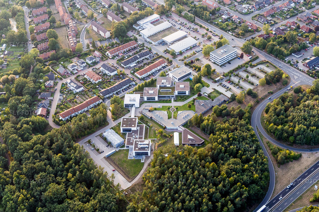 Luftbild: Campus- Werum Software & Systems AG und Werum IT Solutions GmbH im Ortsteil Moorfeld im Ortsteil Lüne-Moorfeld in Lüneburg im Bundesland Niedersachsen in Deutschland. – Foto: IMG_110140.jpg vom 16.08.2018 durch Werner Riehm/FLY-FOTO.de – Auflösung des Originals: 4863 x 3242 px