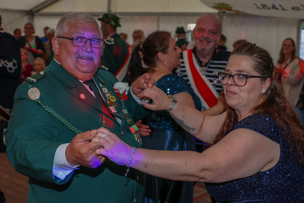 top-top.de-250601-134 | Foto, Video, Fotografie, Videografie, Fotobox, DJ, Discjockey, Musik, Musikbox, Veranstaltung, Photobooth, Amazon, Ebay, Buchtipp, Bestseller, Autor, Verlag, Buch, Wesel, Hamminkeln, NRW, Dinslaken, Rees, Drohne, Hochzeit, Party, Fotobox, Wesel, Fotograf