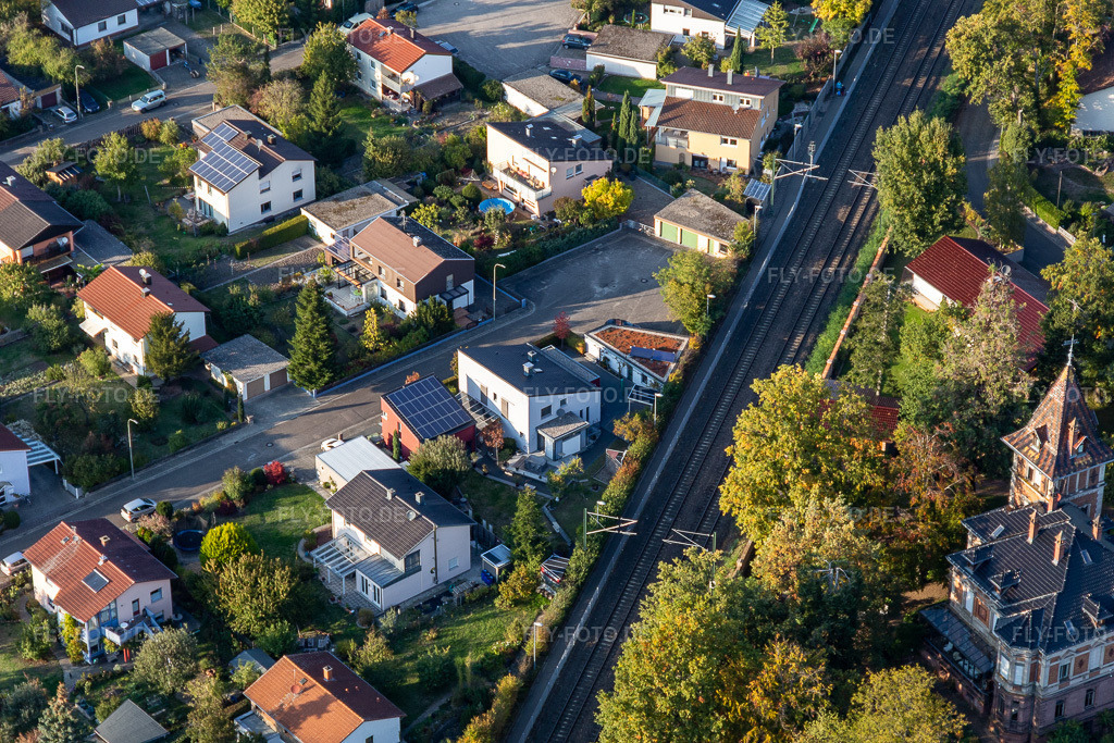 Luftbild: Germersheimer Straße, Kandeler Straße in Jockgrim im Bundesland Rheinland-Pfalz in Deutschland. Foto: IMG_123337.jpg vom 19.10.2020 durch Werner Riehm/FLY-FOTO.de