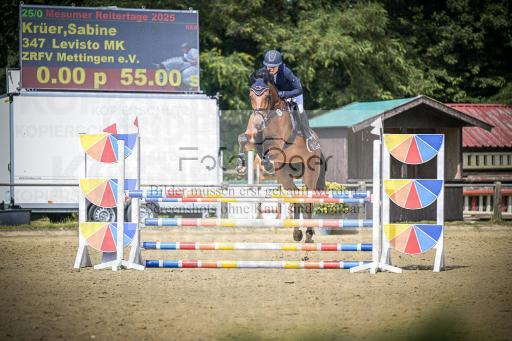DOS_6055 | Entdecke hochwertige Reitturnierfotos von Foto Oger. Professionell, emotional und authentisch – jetzt Lieblingsmomente im Shop bestellen.Deutschlandweite Turnierfotografie. - Realisiert mit Pictrs.com