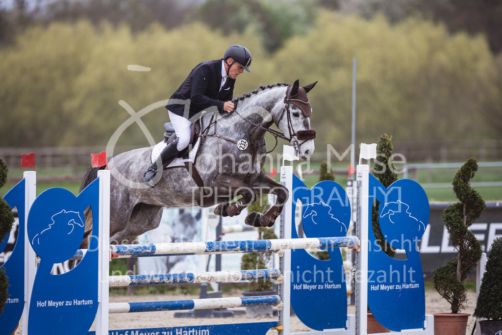 250417_Springpferde-L1-269 | Deine schönsten Turniermomente als professionelle Fotos! Entdecke hochwertige Pferdesport-Fotografie im Online-Shop. Jetzt Fotos finden & bestellen!