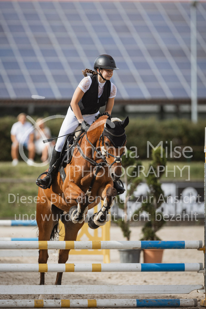 240629_LüPfSpTa_Stil-E-438 | Deine schönsten Turniermomente als professionelle Fotos! Entdecke hochwertige Pferdesport-Fotografie im Online-Shop. Jetzt Fotos finden & bestellen!