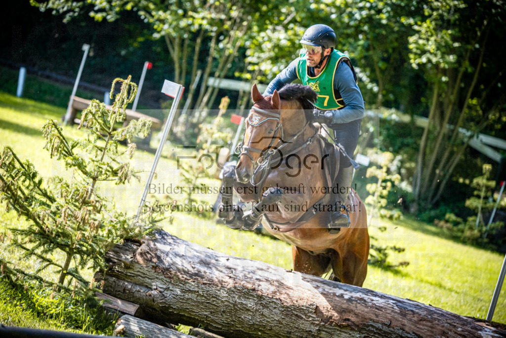Vielseitigkeitsturnier Melle Oldendorf | Entdecke hochwertige Reitturnierfotos von Foto Oger. Professionell, emotional und authentisch – jetzt Lieblingsmomente im Shop bestellen.Deutschlandweite Turnierfotografie. - Realisiert mit Pictrs.com