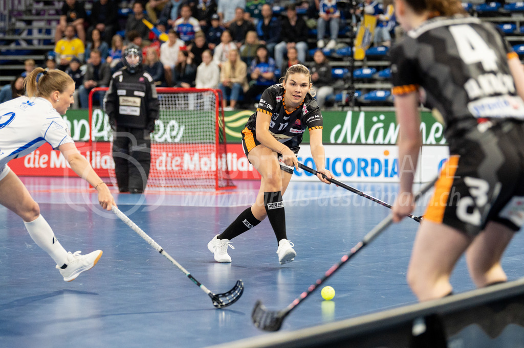 Piranha Chur vs Kloten-Dietlikon Jets - 23. April 2022 | Piranha Chur vs Kloten-Dietlikon Jets
Stimo Arena, Kloten
#17 Luana Rensch (Piranha Chur)
Bild: Sportfotografie Markus Aeschimann | www.markus-aeschimann.ch - Realisiert mit Pictrs.com