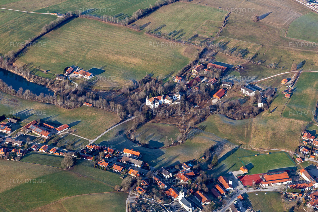 Luftbild: Max-Rill-Gymnasium im Schloss Reichersbeuern in Reichersbeuern im Bundesland Bayern in Deutschland. Foto: IMG_139627.jpg vom 28.12.2023 durch Werner Riehm/FLY-FOTO.de