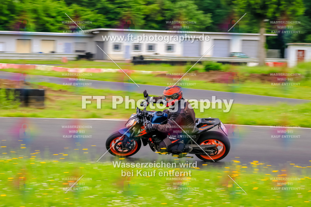 VBK-7189 | Hier findet Ihr Bilder von Touristenfahrten auf der Nürburgring Nordschleife oder von anderen Veranstaltungen die ich besucht habe. Viel Spass beim Durch Schauen 