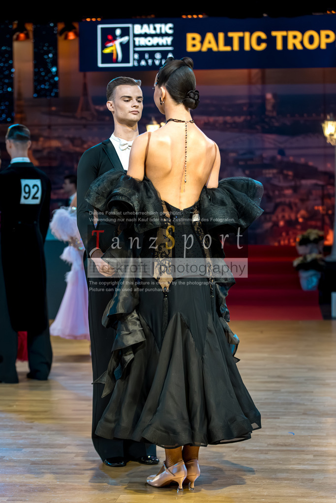 20251214_Baltic-Trophy_2575-2 | Tanzsportbilder, Standardtanz, Lateintanz, WDSF, DTV, LTVB, dancecomp, goc, hessen tanzt, blaues band der spree, walzer, tango, wiener walzer, slowfox, quickstepp, samba, rumba, cha-cha-cha, paso doble. jive, hd-kroft photography, turniertanzsport