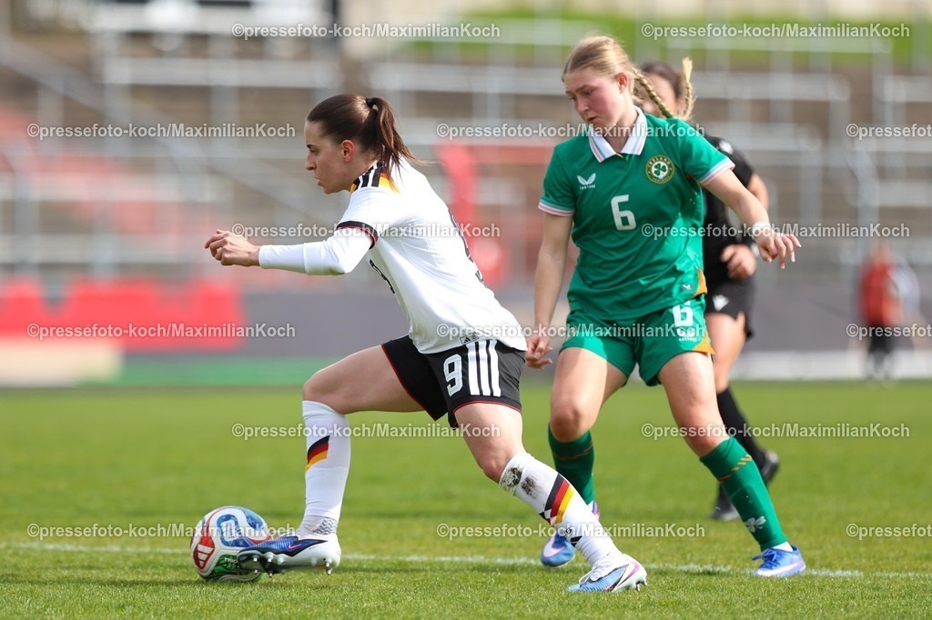 xKWIx10042601042 | 2026.04.10, xkwix, Fußball, UEFA Women's UNDER 19 Championship qualification, Republic of Ireland - Germany, Uhlenkrugstadion, Runde 2 1.Spieltag, Saison 2025 / 2026: Leonie Koepp (Deutschland U19 Frauen #9) im Zweikampf gegen Madison McGuane (Irland U19 Frauen #6) DFB regulations prohibit any use of photographs as image sequences and or quasi-video. Photo: xKamilxWilkowskixPressefotoKochx