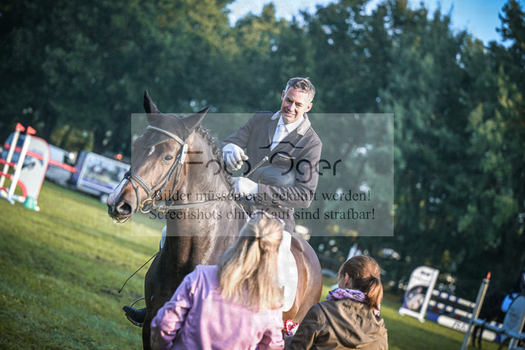 DOS_0040 | Entdecke hochwertige Reitturnierfotos von Foto Oger. Professionell, emotional und authentisch – jetzt Lieblingsmomente im Shop bestellen.Deutschlandweite Turnierfotografie. - Realisiert mit Pictrs.com