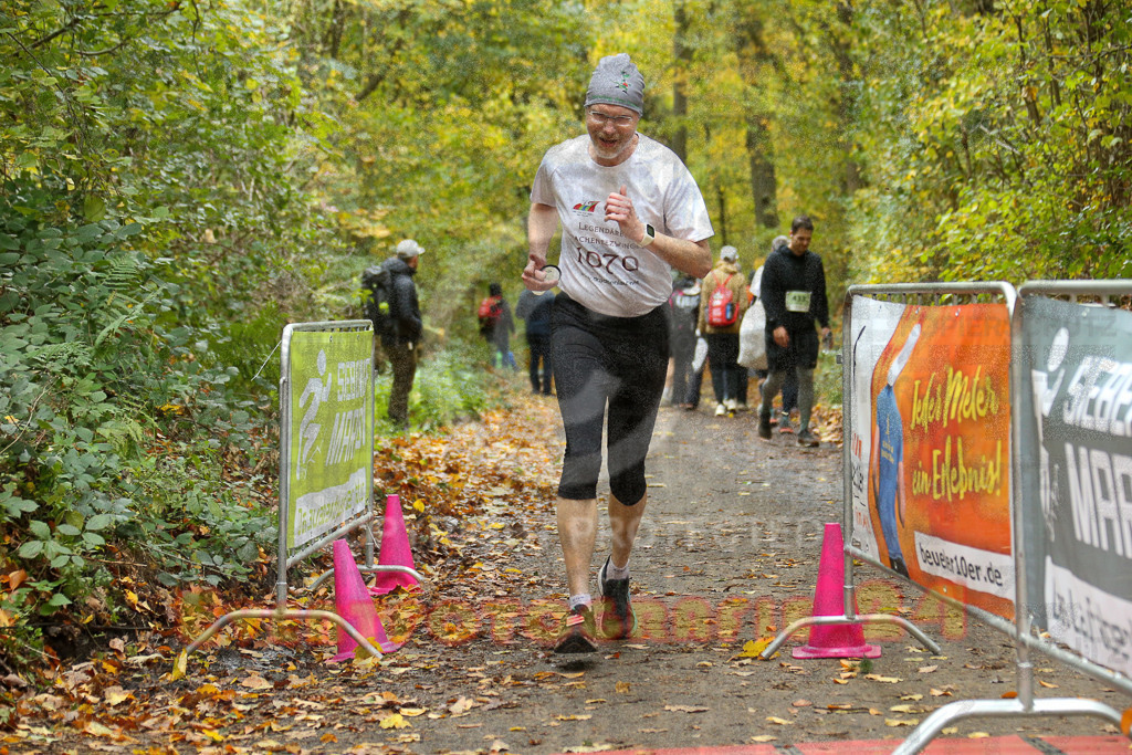 251026_1326_EX1_3476 | Sportfotografie im Rhein-Sieg Kreis, Köln, Bonn, NRW, Rheinland Pfalz, Hessen, etc. Unser Tätigkeitsfeld umfasst den Laufsport vom Volkslauf über den Marathon, Duathlon, Triathon bis zum Ultralauf wie Kölnpfad Ultra oder Schindertrail.