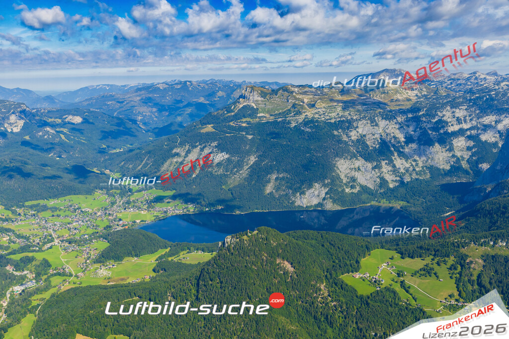 Luftaufnahme von Altaussee - Die Luftaufnahme wurde 2025 vom UL-Flugzeug heraus erstellt ( keine Drohne ) - Hochauflösende Luftaufnahme - für professionelle Ausdrucke geeignet. Die Geschenkidee !Mit Lizenz und Bildrechte bestellbar