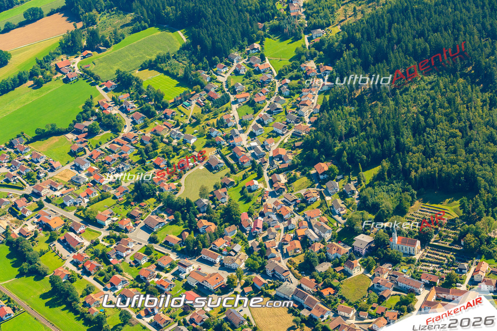 Luftaufnahme von Hohenwarth - Die Luftaufnahme wurde 2025 vom UL-Flugzeug heraus erstellt ( keine Drohne ) - Hochauflösende Luftaufnahme - für professionelle Ausdrucke geeignet. Die Geschenkidee !Mit Lizenz und Bildrechte bestellbar
