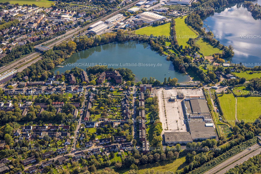 Duisburg241003000 | Luftbild, Freibad Großenbaum und Großenbaumer See, ehemaliger real Supermarkt, Großenbaum, Duisburg, Ruhrgebiet, Nordrhein-Westfalen, Deutschland
