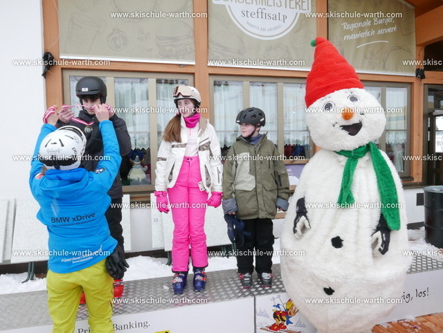 Gruppe Pia (1) | Photos von der Skischule Warth - Realisiert mit Pictrs.com