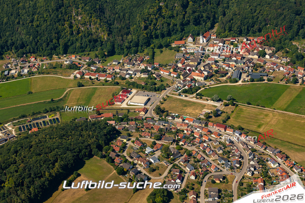 Aktuelles Luftbild von  Wellheim - Die Luftaufnahme wurde 2022 mittels UL-Flugzeug erstellt ( keine Drohne ) - hochauflösende Kamera-Systeme von  Canon -Beste Qualität - Für grossformatige Ausdrucke geeignet. Die Geschenkidee !