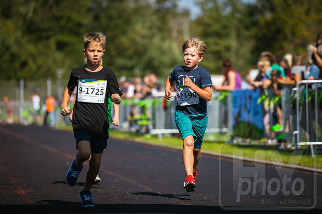 16. Hoywoj-CityLauf im Sportforum Hoyerswerda - 16.09.2023 | 1km VBH-Grundschul-Lauf 2. Klassen - Realisiert mit Pictrs.com