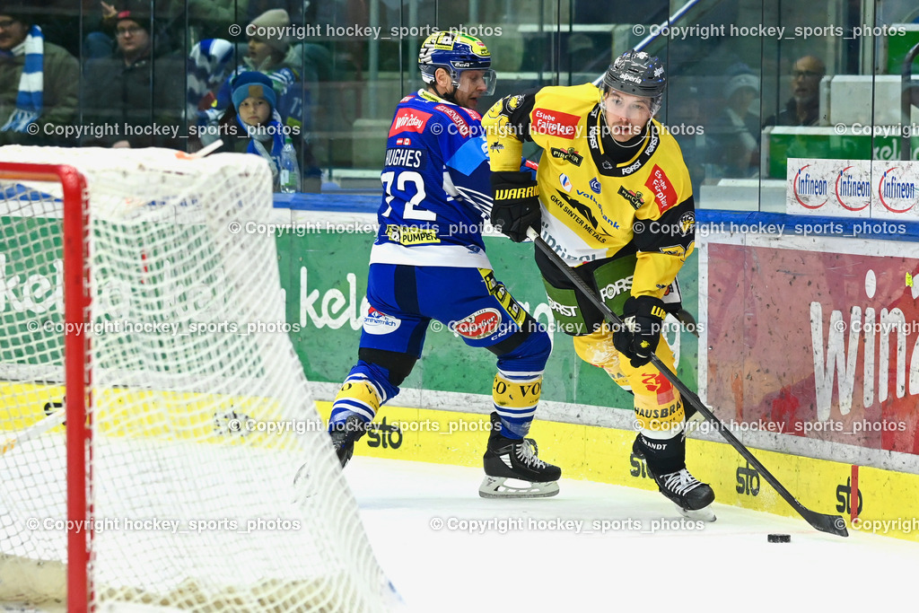 EC IDM Wärmepumpen VSV vs. HC Pustertal | #72 HUGHES John EC VSV, #36 Osmanski Austin Michael HC PUSTERTAL, EC IDM Wärmepumpen VSV vs. HC Pustertal, EC IDM Wärmepumpen VSV vs. HC Pustertal am 15.11.2024 in Villach (Stadthalle Villach), Austria, (Photo by Bernd Stefan)