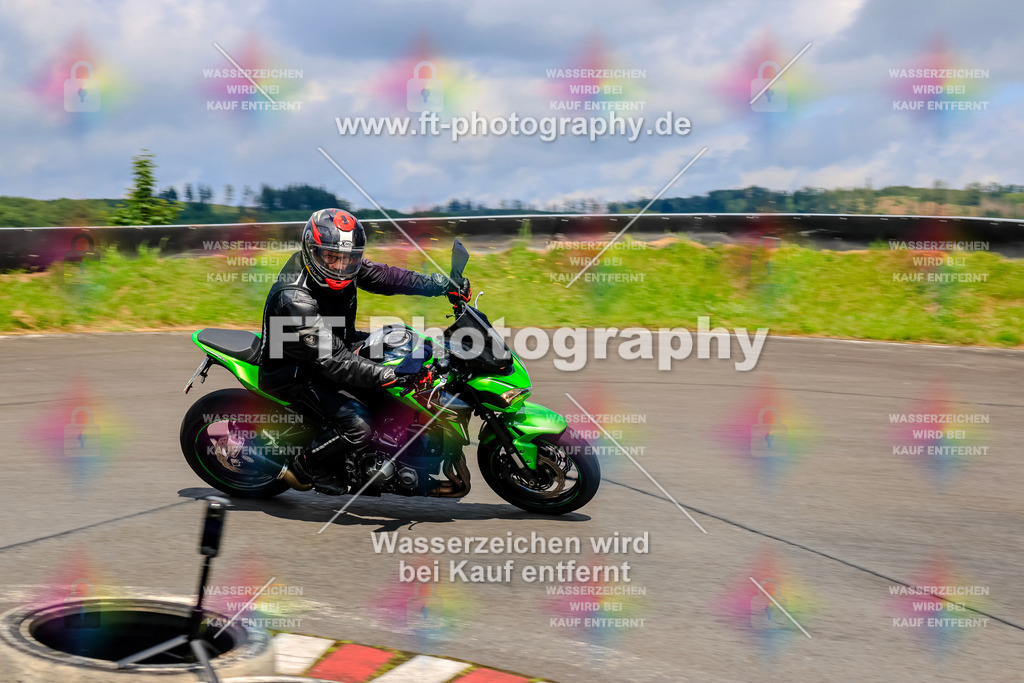 _TCM3330 | Hier findet Ihr Bilder von Touristenfahrten auf der Nürburgring Nordschleife oder von anderen Veranstaltungen die ich besucht habe. Viel Spass beim Durch Schauen 