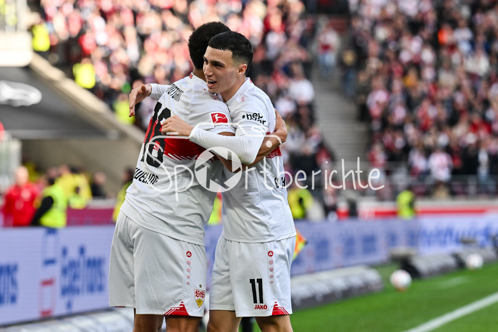 VfB Stuttgart - VfL Wolfsburg | STUTTGART, DEUTSCHLAND - 01. MÄRZ: Jubel der Stuttgarter nach dem Treffer zum 3-0 durch Jamie LEWELING (VfB Stuttgart 18) / Tor / Torschuetze / Freude / Happy während dem Bundesligamatch zwischen dem VfB Stuttgart und dem VfL Wolfsburg am 24. Spieltag in der MHP-Arena / DFL REGULATIONS PROHIBIT ANY USE OF PHOTOGRAPHS AS IMAGE SEQUENCES AND/OR QUASI-VIDEO