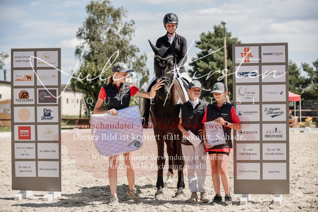 DSC_8819 | Pferde- und Turnierfotografie in Westsachsen. Pferdeportraits, Auftragszeichnungen und intuitive Kunst.