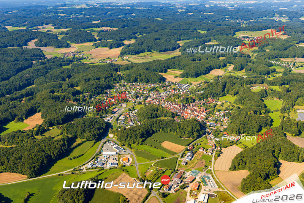 Luftaufnahme der Stadt Betzenstein - Die Luftaufnahme wurde 2025 vom UL-Flugzeug heraus erstellt ( keine Drohne ) - Hochauflösende Luftaufnahme - für professionelle Ausdrucke geeignet. Die Geschenkidee !Mit Lizenz und Bildrechte bestellbar