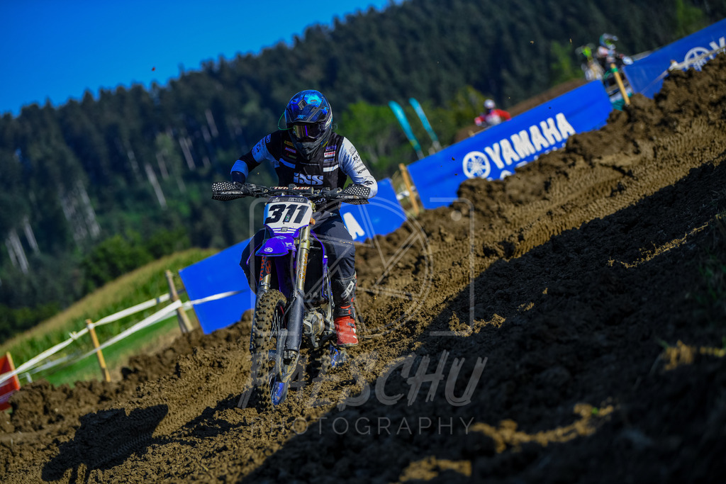 Yami (15) | Paeschuphoto Shop - Wer nicht sucht der auch nicht findet.Ob Motocrossbilder oder von einem besuchtem Spiel, Hauptsache Action. - Realisiert mit Pictrs.com
