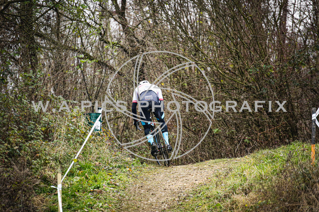..... | AUSTRIA, 24.11.24, 3.Radquerfeldein GP um das Sportzentrum Gunskirchen Image shows: Photo: Wapics / Andreas Willdoner