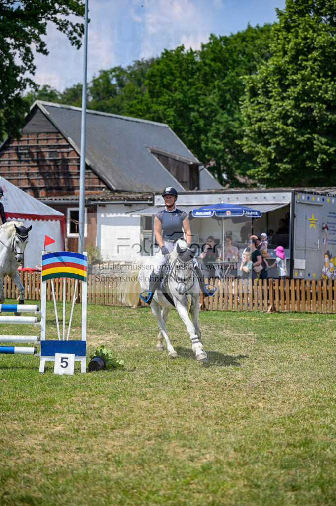 Reitturnier Voxtrup | Entdecke hochwertige Reitturnierfotos von Foto Oger. Professionell, emotional und authentisch – jetzt Lieblingsmomente im Shop bestellen.Deutschlandweite Turnierfotografie. - Realisiert mit Pictrs.com