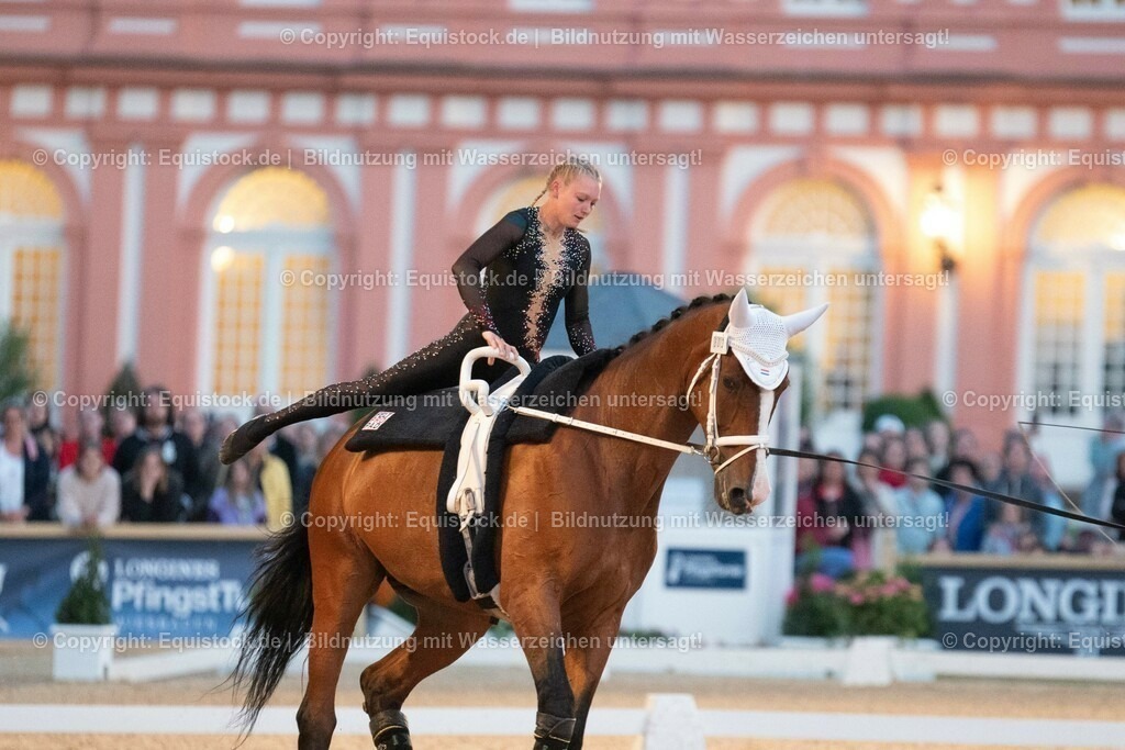 20230527_Voltigieren_NASPA_Flutlicht_0443 | equistock