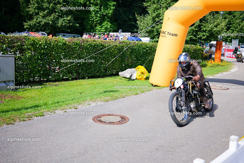 P1025945 | Erleben Sie atemberaubende, hochqualitative Fotos Ihrer Fahrt entlang der malerischen Alpenstraßen. Besuchen Sie alpineshots.com, um professionelle Aufnahmen Ihrer unvergesslichen Reise zu finden und zu kaufen - Realisiert mit Pictrs.com