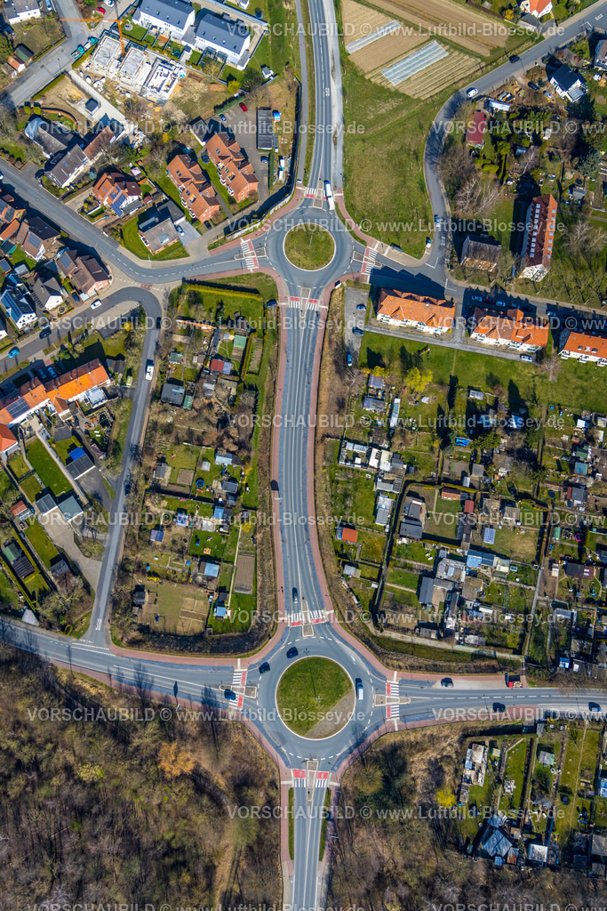 Soest220301491 | Luftbild, Zwei Kreisverkehre Naugardenring in Osthofen, Soest, Soester Börde, Nordrhein-Westfalen, Deutschland