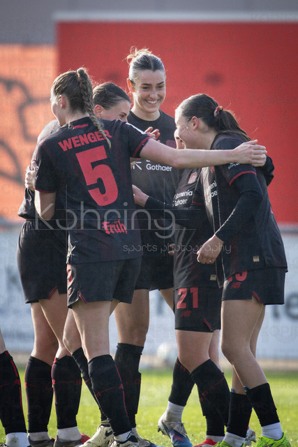 Frauen Fußball-Bundesliga; Bayer 04 Leverkusen - 1. FC Nürnberg, 31.01.2026 | Torjubel: Loreen Bender (Bayer 04 Leverkusen, 19) trifft zum 3:0; Bayer 04 Leverkusen - 1. FC Nürnberg an Spieltag 16 der Google Pixel Frauen-Bundesliga am 31.01.2026 im Ulrich-Haberland-Stadion in Leverkusen (Nordrhein-Westfalen). DFL REGULATIONS PROHIBIT ANY USE OF PHOTOGRAPHS AS IMAGE SEQUENCES AND/OR QUASI-VIDEO.
