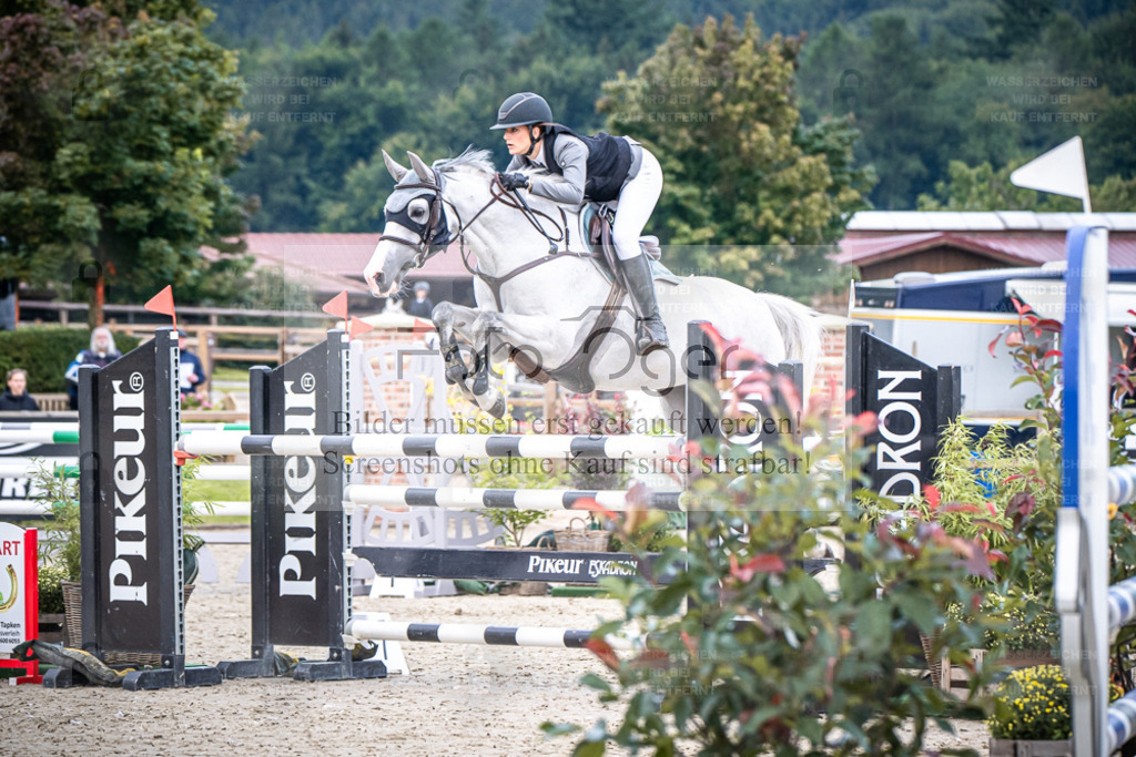 DOS_3713 | Entdecke hochwertige Reitturnierfotos von Foto Oger. Professionell, emotional und authentisch – jetzt Lieblingsmomente im Shop bestellen. - Realisiert mit Pictrs.com