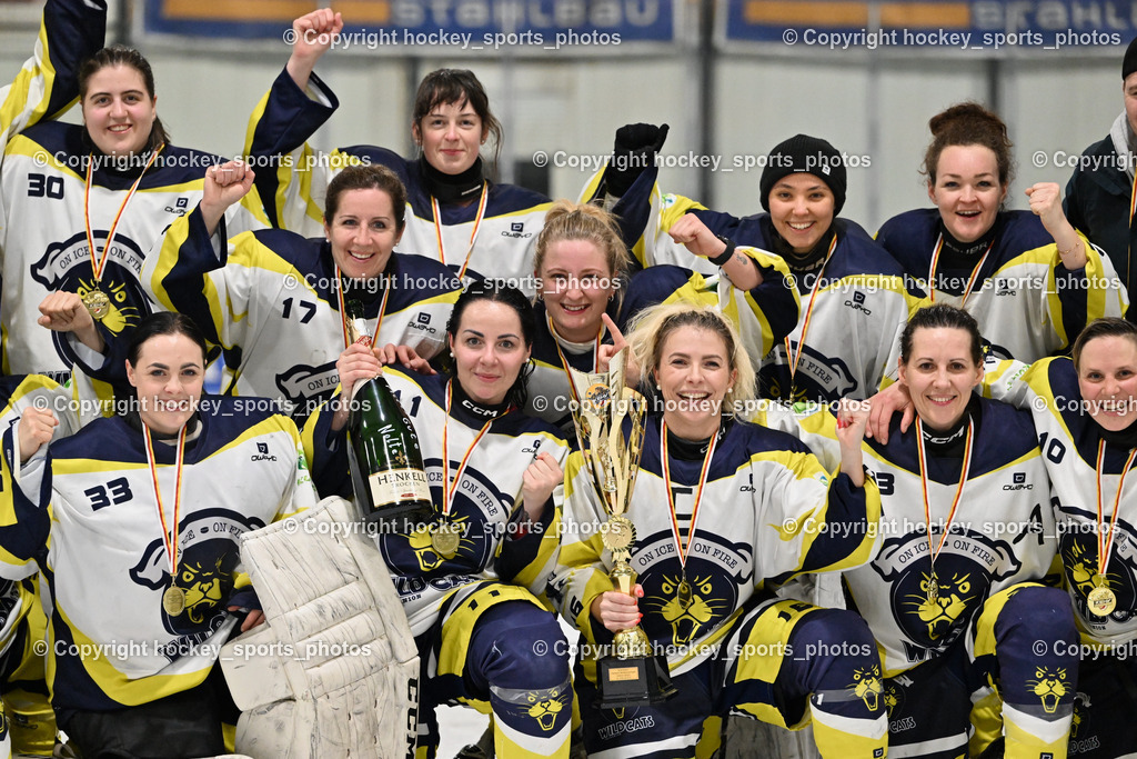 WILDCATS PATERNION & Lady Hawks Siegerehrung-Meisterfeier | Meisterfoto 2024/25 Wildcats Paternion, Mannschaftsfoto Wildcats Paternion, WILDCATS PATERNION &amp; Lady Hawks Siegerehrung-Meisterfeier, WILDCATS PATERNION &amp; Lady Hawks Siegerehrung-Meisterfeier am 12.03.2025 in Steindorf (Ossiachersee Halle), Austria, (Photo by Bernd Stefan)