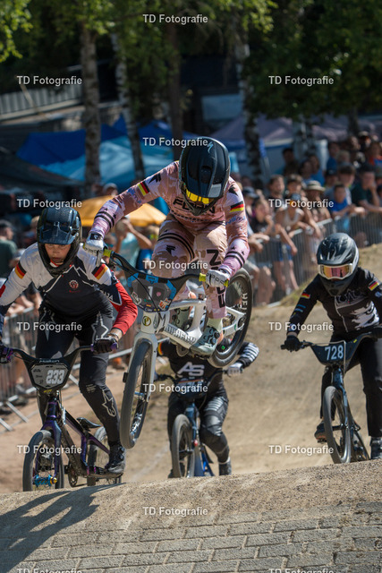 DM_BMX_Race_2025-06497 | Fotogalerie von Thomas Dettweiler mit Eventbildern und lizenzfreien Fotos. Perfekt als Wandbild, für Büro, Website oder private Nutzung. - Realisiert mit Pictrs.com