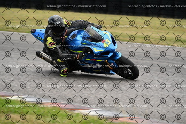 25bt02-0597 | markuskiefer.com - Realisiert mit Pictrs.com