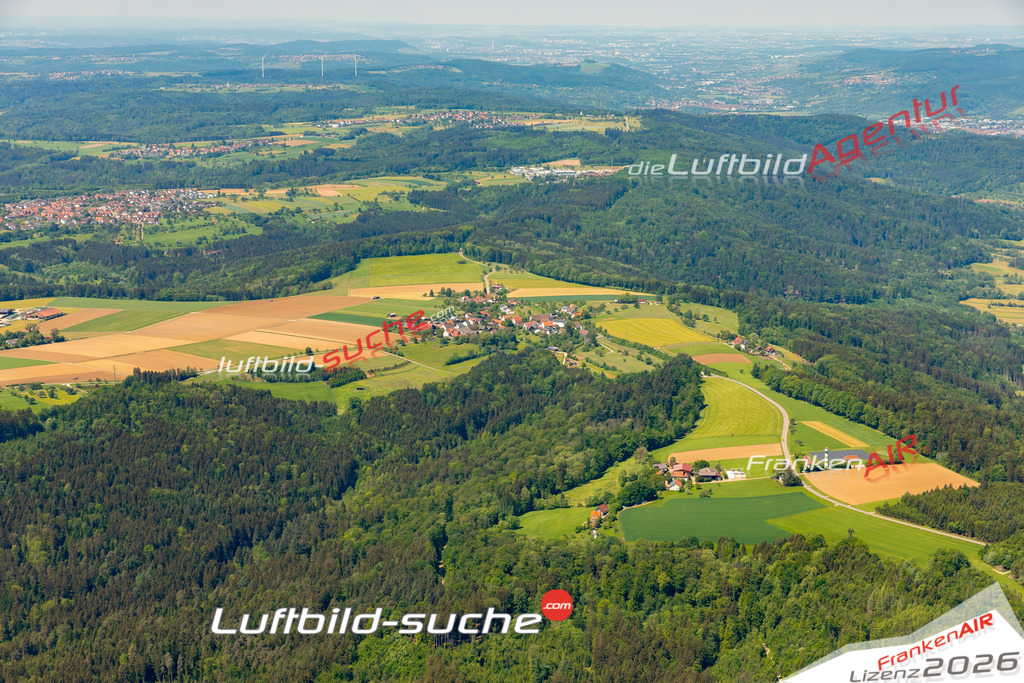 Das Luftbild zeigt : Breech Börtlingen - Die Luftaufnahme wurde 2024 vom UL-Flugzeug aus erstellt ( keine Drohne ) - Hochauflösende Luftaufnahme - Für grossformatige Ausdrucke geeignet. Die Geschenkidee !Mit Lizenz und Bildrechte bestellbar