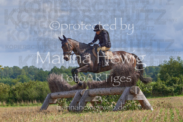 08-23 Bredeneek Jagd_MCH9071_Marina Hewig | Fotografie, FotoArt, PferdesportArt, Pferdesportfotografie, Landschaftsfotografie, Reisefotografie, Reise, Pferde - Realisiert mit Pictrs.com