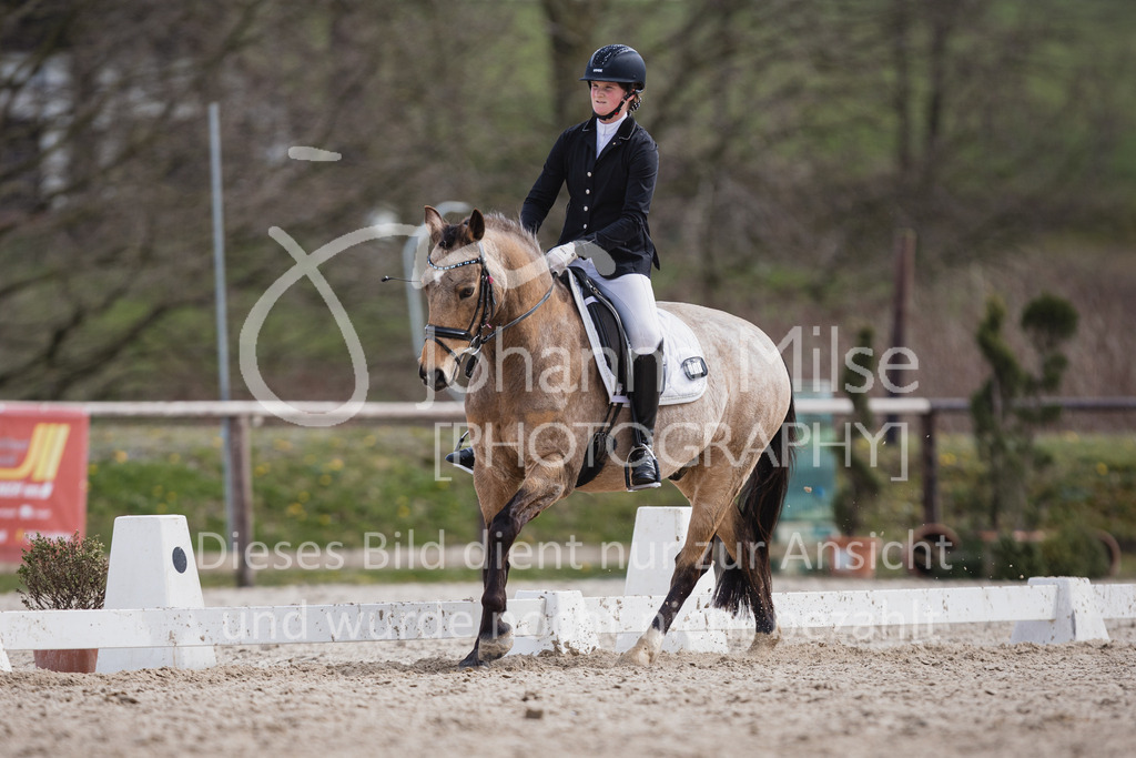 230410_Frühlingsfest_A-Dressur-557 | Deine schönsten Turniermomente als professionelle Fotos! Entdecke hochwertige Pferdesport-Fotografie im Online-Shop. Jetzt Fotos finden & bestellen!