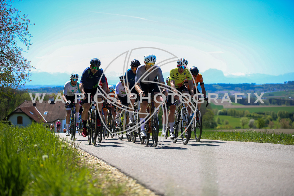 ..... | Wels, 23.04.2026, Kirschblüten Radrennen 2026 , Image shows: Photo: Wapics / Willdoner Andreas