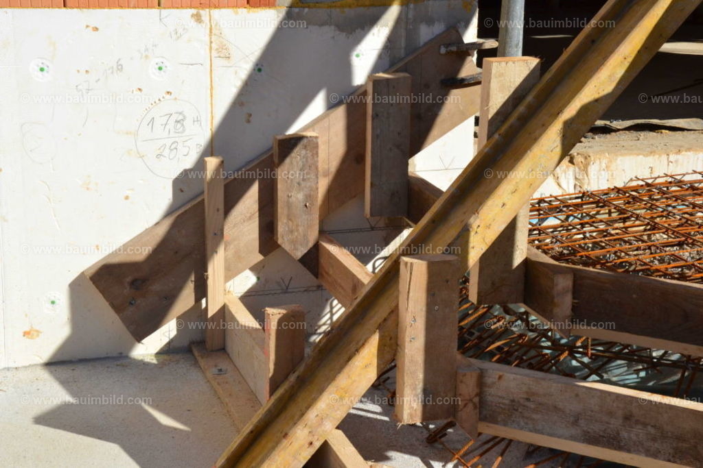 bib-lg04-betonarbeiten-0469 | Nach LV-Leistungsgruppen sortierte Detailfotos über den Bau eines Hauses. Alle Hausbau-Bilder direkt vom Urheber und Autor der Website Haus-Selber-Bauen.com