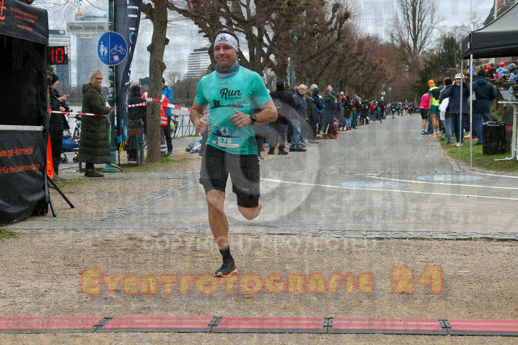 231231_1156_EX1_4680 | Sportfotografie im Rhein-Sieg Kreis, Köln, Bonn, NRW, Rheinland Pfalz, Hessen, etc. Unser Tätigkeitsfeld umfasst den Laufsport vom Volkslauf über den Marathon, Duathlon, Triathon bis zum Ultralauf wie Kölnpfad Ultra oder Schindertrail.