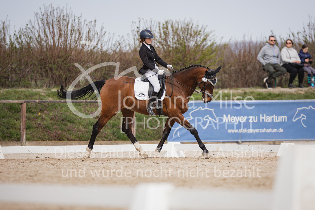 230410_Frühlingsfest_A-Dressur-510 | Deine schönsten Turniermomente als professionelle Fotos! Entdecke hochwertige Pferdesport-Fotografie im Online-Shop. Jetzt Fotos finden & bestellen!