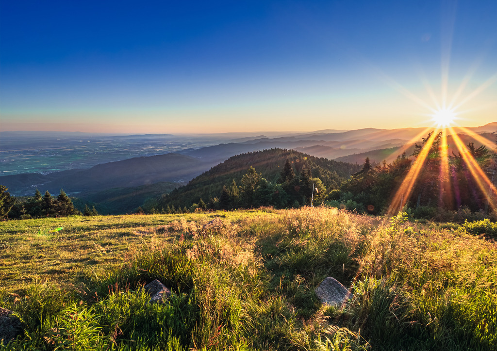 MPI_Sunset_0057 | Sonnenaufgang auf dem Hochblauen bei Badenweiler - Realisiert mit Pictrs.com
