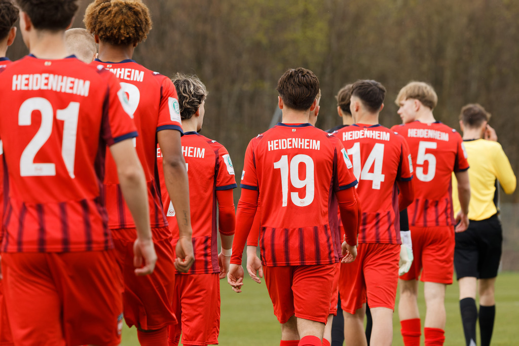 20260412-FCHS04_010 | 1.FC Heidenheim 1846 vs. FC Schalke 04, Fußball, U19, A-Junioren, NWL, U19-DFB-Nachwusliga, 2025/2026, 8. Spieltag, 12.04.2026 in Heidenheim, Walter-Birkhold-Jugendstadion (Foto: Michael Bulling) - Realisiert mit Pictrs.com