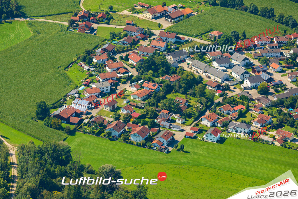 Luftaufnahme von  Tacherting - Die Luftaufnahme wurde 2025 vom UL-Flugzeug heraus erstellt ( keine Drohne ) - Hochauflösende Luftaufnahme - für professionelle Ausdrucke geeignet. Die Geschenkidee !Mit Lizenz und Bildrechte bestellbar